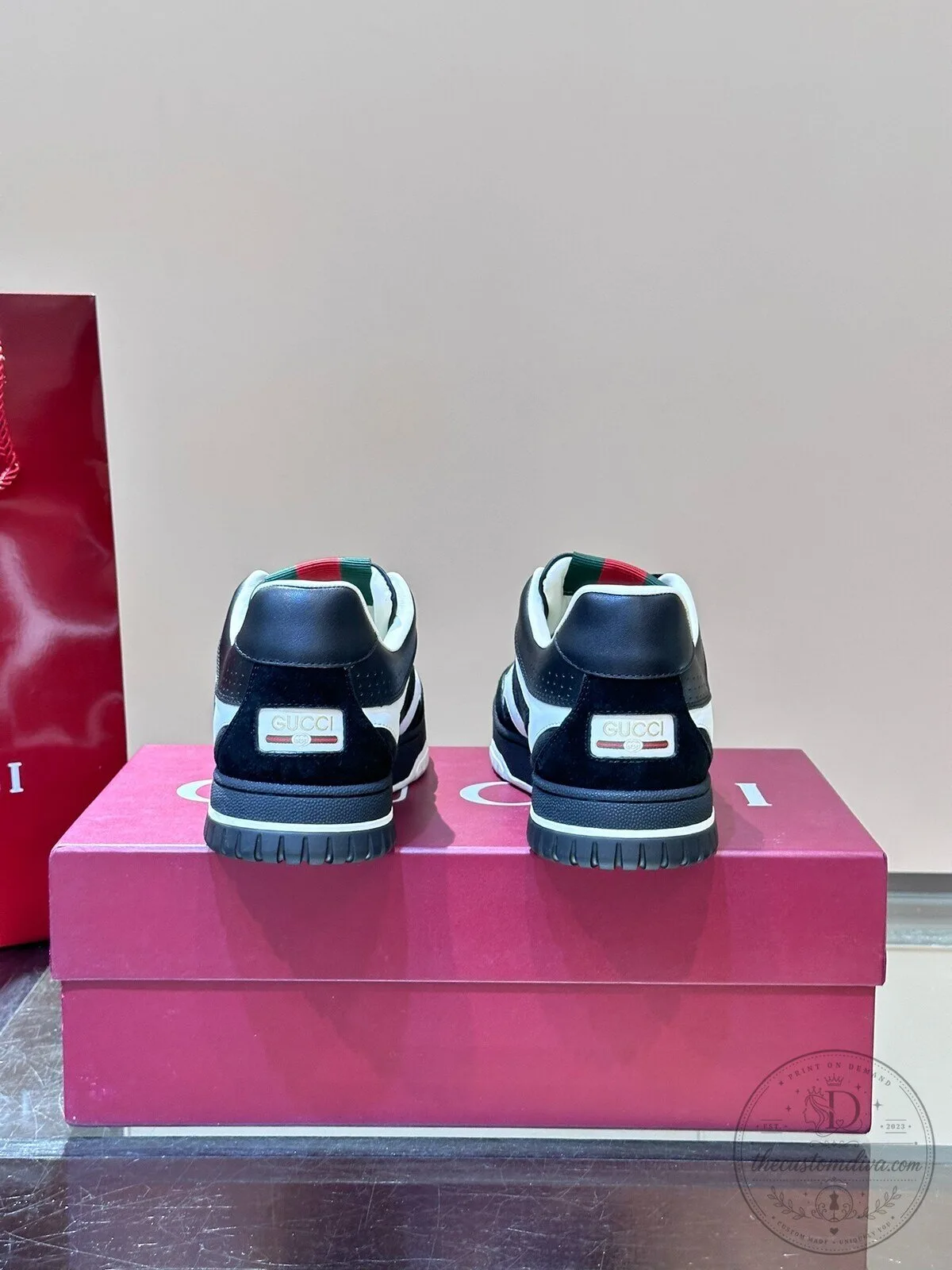 Gucci Black White Stripe Logo Pattern Fashion Sneakers 12 Gucci Black White Stripe Logo Pattern Fashion Sneakers