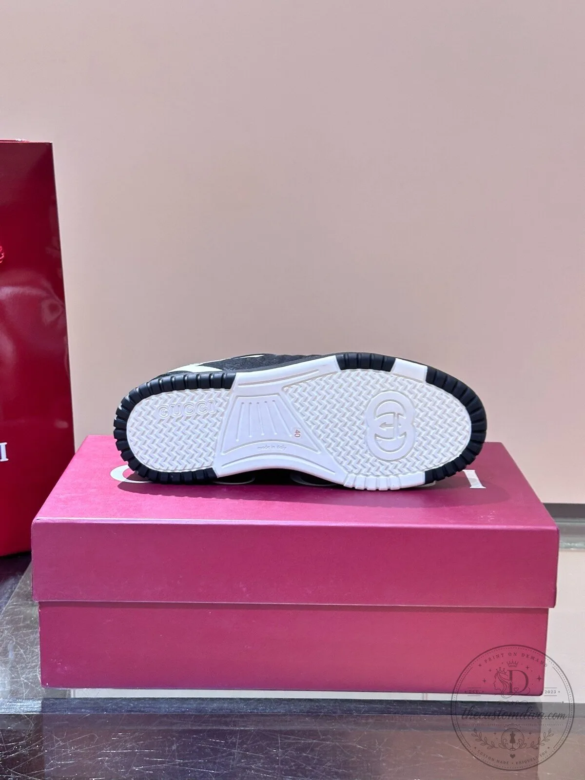 Gucci Black White Stripe Logo Pattern Fashion Sneakers 13 Gucci Black White Stripe Logo Pattern Fashion Sneakers